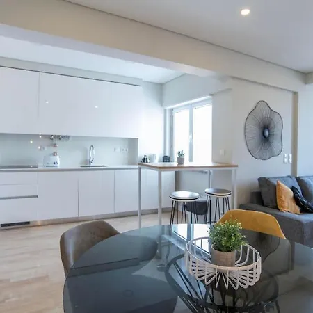 New - Luxury & Bright Apartamento *