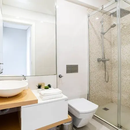 New - Luxury & Bright Apartment Lissabon
